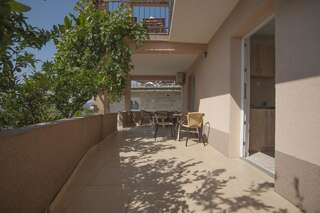 Апартаменты Apartments Grand Свети-Стефан Номер-студио с террасой-1