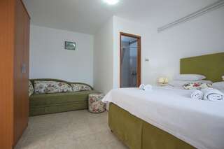 Апартаменты Apartments Grand Свети-Стефан Номер-студио с террасой-3