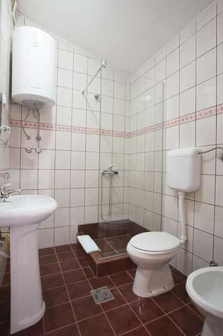 Апартаменты Apartments Grand Свети-Стефан Апартаменты с 1 спальней и балконом с видом на море-9