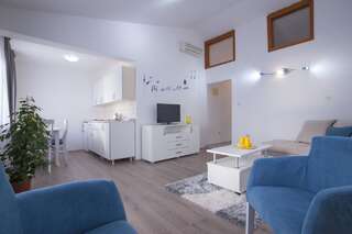 Апартаменты Apartments Grand Свети-Стефан Апартаменты с 1 спальней и балконом с видом на море-10