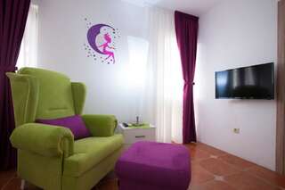 Апартаменты Apartments Grand Свети-Стефан Номер-студио с балконом и видом на море-3